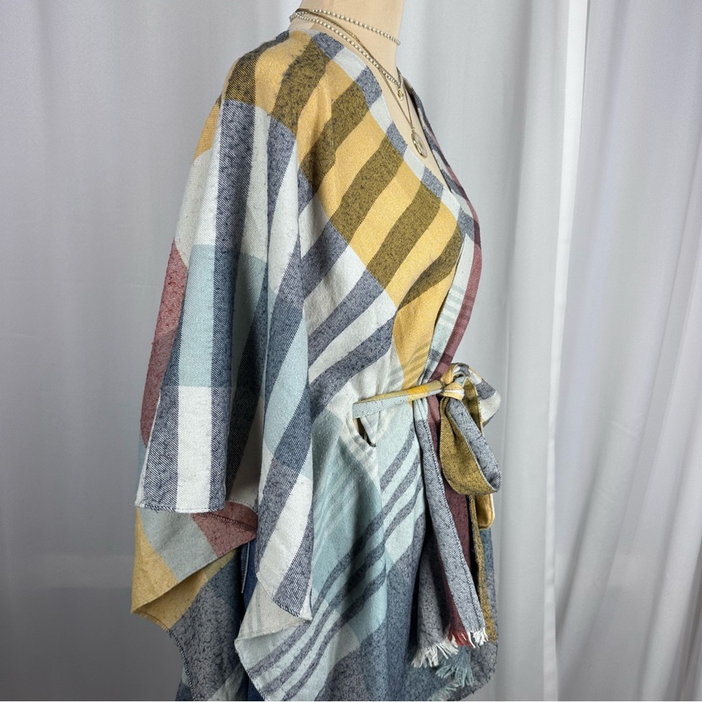 Poncho Sleeveless Wrap Shawl Tie‎ Closure OS Bold Plaid Lightweight Boho READ - Picture 6 of 12